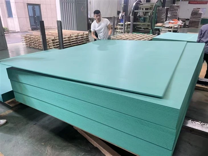 Žalias HMR MDF 16*2100*2800MM